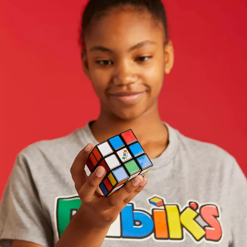 3x3 Rubik’o kubo galvosūkis iš Spin Master — Originalius 3x3, rekomenduojamas amžius 8+
