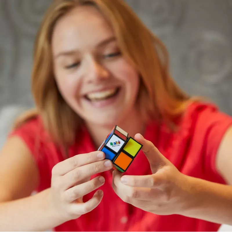 Rubik’s Mini 2x2, 2x2 klasikinė spalvų derinimo dėlionė, kišeninio dydžio smegenis lavinantis žaislas, pakuotė gali skirtis