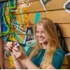 Rubik’s Mini 2x2, 2x2 klasikinė spalvų derinimo dėlionė, kišeninio dydžio smegenis lavinantis žaislas, pakuotė gali skirtis