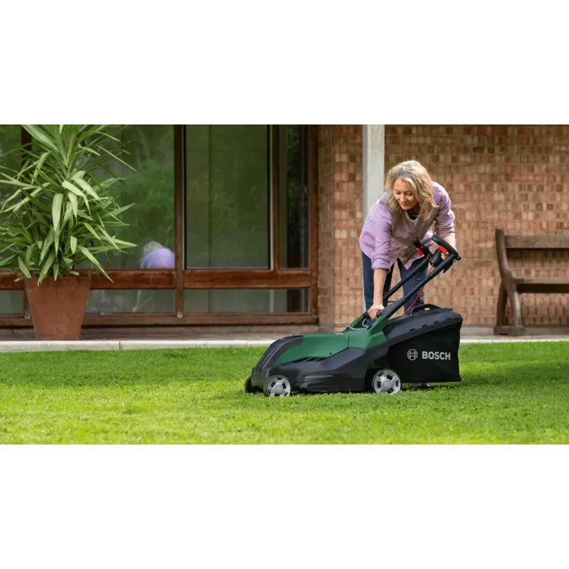 Žoliapjovė Bosch AdvancedRotak 40-650 — 1800 W, 40 cm pjovimo plotis, žalia/juoda