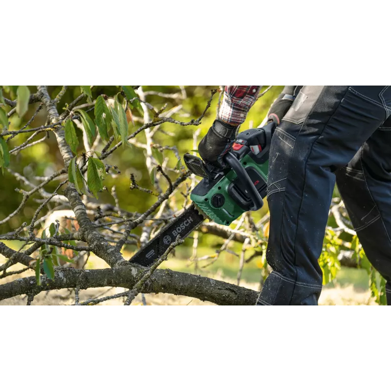 Akumuliatorinis grandininis pjūklas Bosch AdvancedChain 36V-35-40 — 36V, 2 Ah baterija, 35 cm kreipiamoji juosta, 31 cm pjovimo ilgis