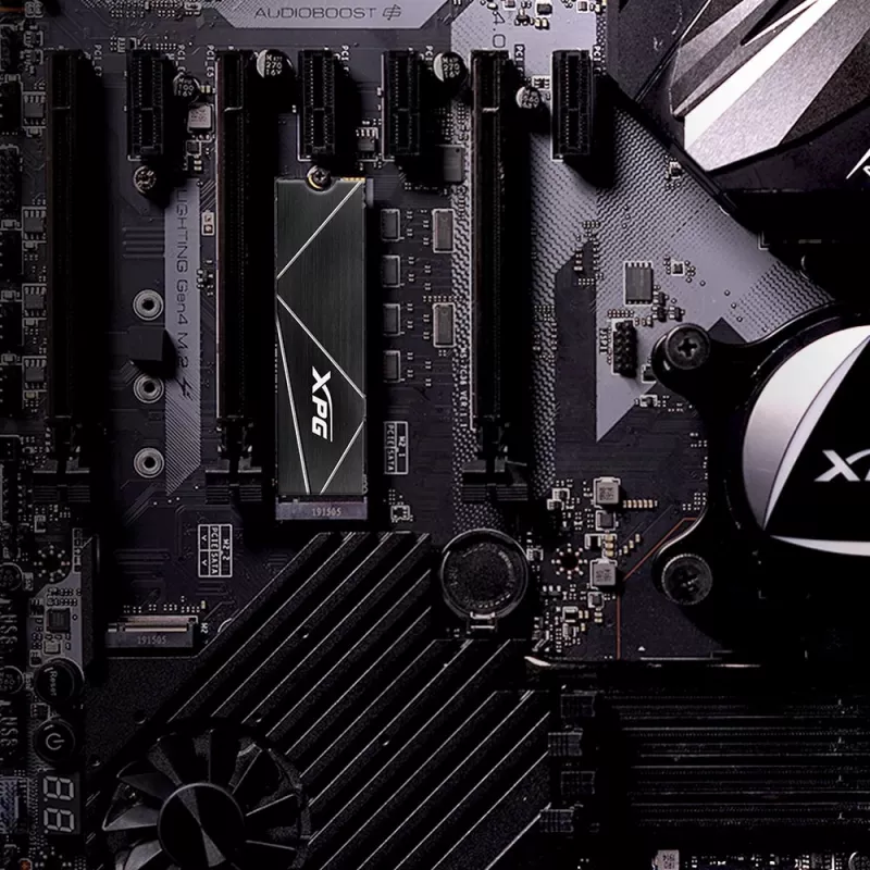 SSD M.2 512 GB ADATA XPG GAMMIX S70 BLADE — PCIe 4.0 NVMe, skaitymas 7400 MB/s, rašymas 2600 MB/s