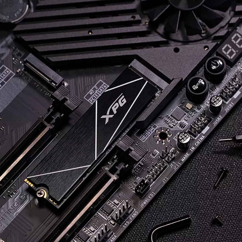 SSD M.2 512 GB ADATA XPG GAMMIX S70 BLADE — PCIe 4.0 NVMe, skaitymas 7400 MB/s, rašymas 2600 MB/s