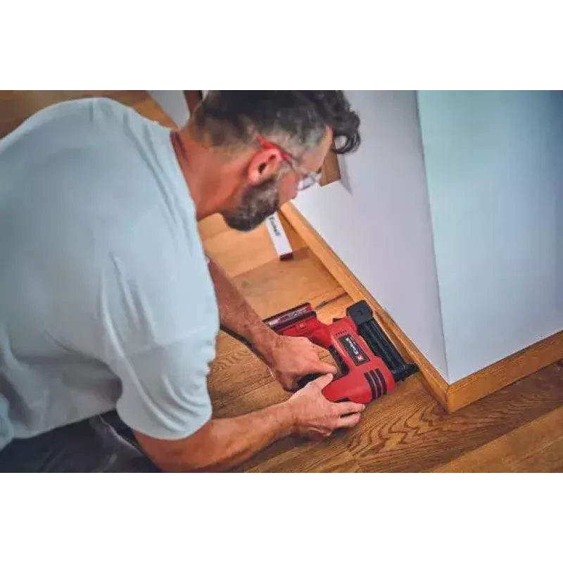 Vinių ir kabių pistoletas „Einhell TE-CN 18 Li - Solo“