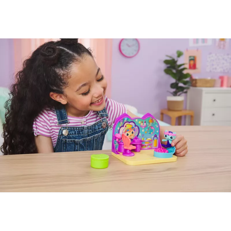 Deluxe kambario žaidimų rinkinys Spin Master Gabby's Dollhouse — Sveikatingumo kambarys su mangutos žaidimo figūrėle