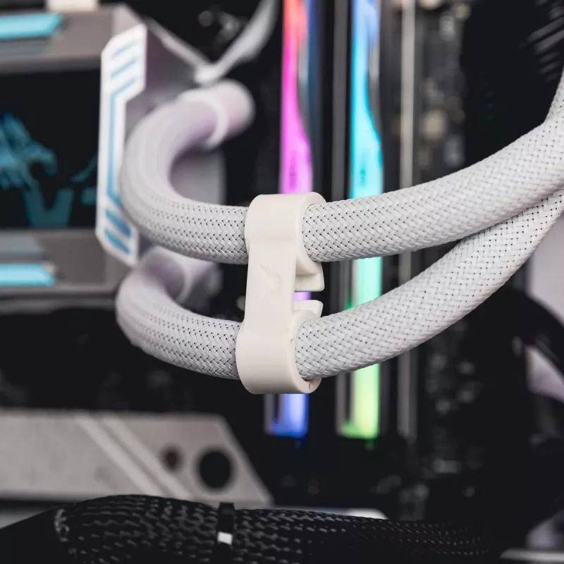 VALKYRIE Syn 240 ARGB White universalus skysčio aušintuvas
