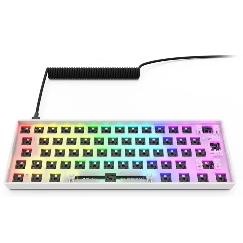 Kompaktiška 60 % laidinė klaviatūra Sharkoon SKILLER SGK50 S4 — QWERTY vokiškas išdėstymas, RGB apšvietimas, USB, 1,5 m kabelis, balta