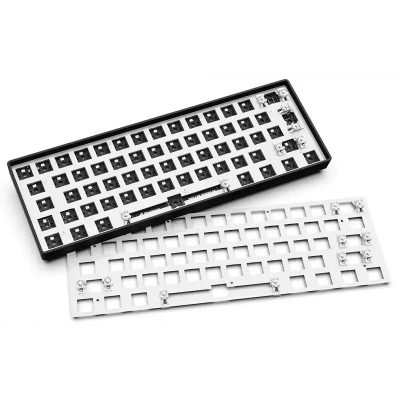 Mechaninė kompaktiška 60% klaviatūra Sharkoon SKILLER SGK50 S4 — laidinė USB, QWERTY vokiškas išdėstymas, RGB apšvietimas, 1,5 m laidas, juoda
