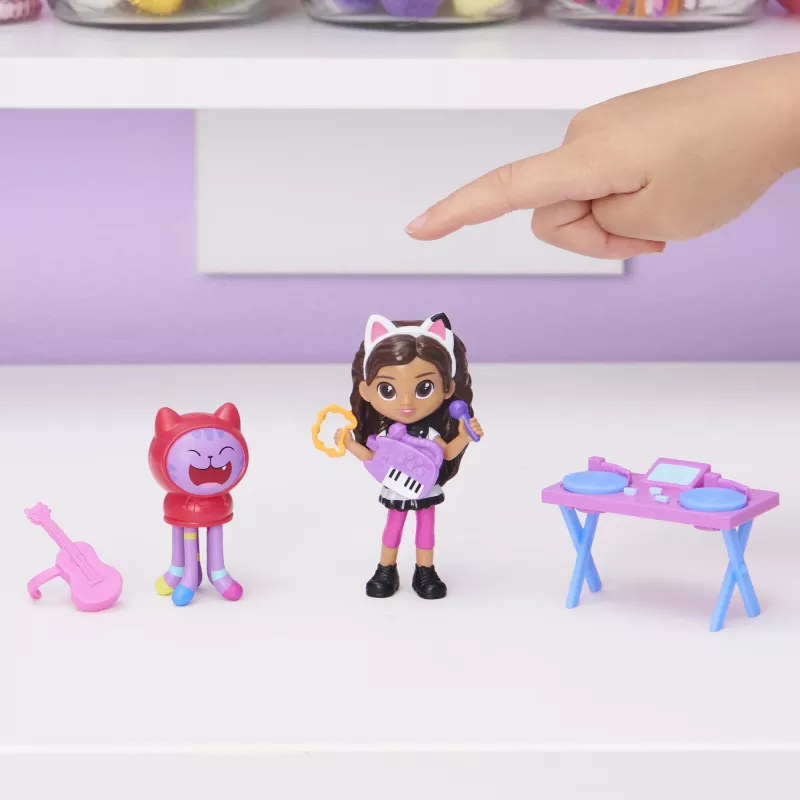 Gabby's Dollhouse , meno studijos rinkinys su 2 žaislinėmis figūrėlėmis, 2 priedais, siunta ir baldo detale, vaikiški žaislai nuo 3 metų