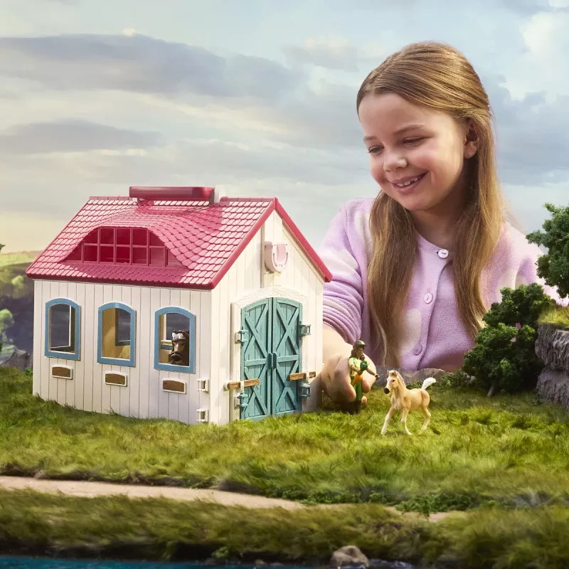 Farm Schleich HORSE CLUB atviras tvartelis „Mažoji pasaga“ 42703 Amžius 5–12