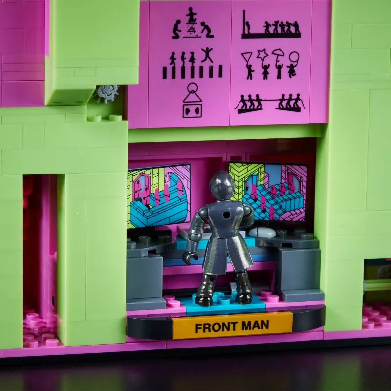 Mattel MEGA Squid Game laiptų statybos žaislų rinkiniai su veiksmo figūrėle (1707 dalys) kolekcionieriams