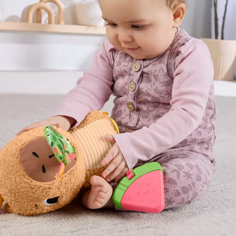 Žaislinė kapibara Fisher-Price Snuggly Snacky Capy nuo 0,5 metų