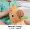 Žaislinė kapibara Fisher-Price Snuggly Snacky Capy nuo 0,5 metų