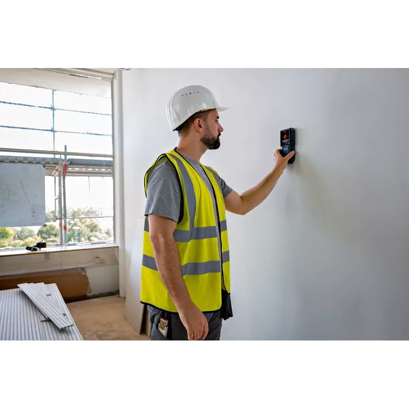 Bosch GMS 120-27 skaitmeninis daugiafunkcis detektorius – aptinka įtampingą kabelį, metalą, spalvotuosius metalus, medieną
