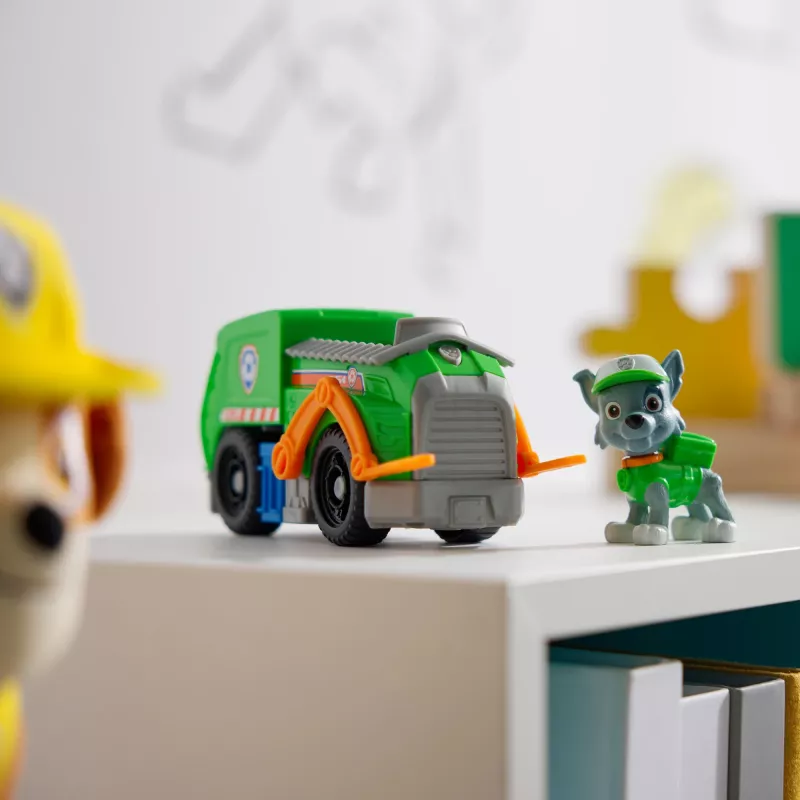 PAW Patrol, Rocky's Recycle Truck, Žaislinė transporto priemonė su kolekcionuojama veiksmo figūrėle, Tvariai mąstantys vaikiški žaislai berniukams ir mergaitėms nuo 3 metų