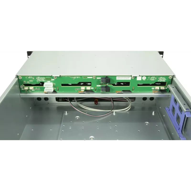 Serverio korpuso dėklas INTER-TECH IPC 4U-4708 — 4U, juodas, palaiko ATX/PS2 maitinimo bloką, 4x priekiniai 80 mm, 2x galiniai 80 mm, 2,5/3,5 colio HDD