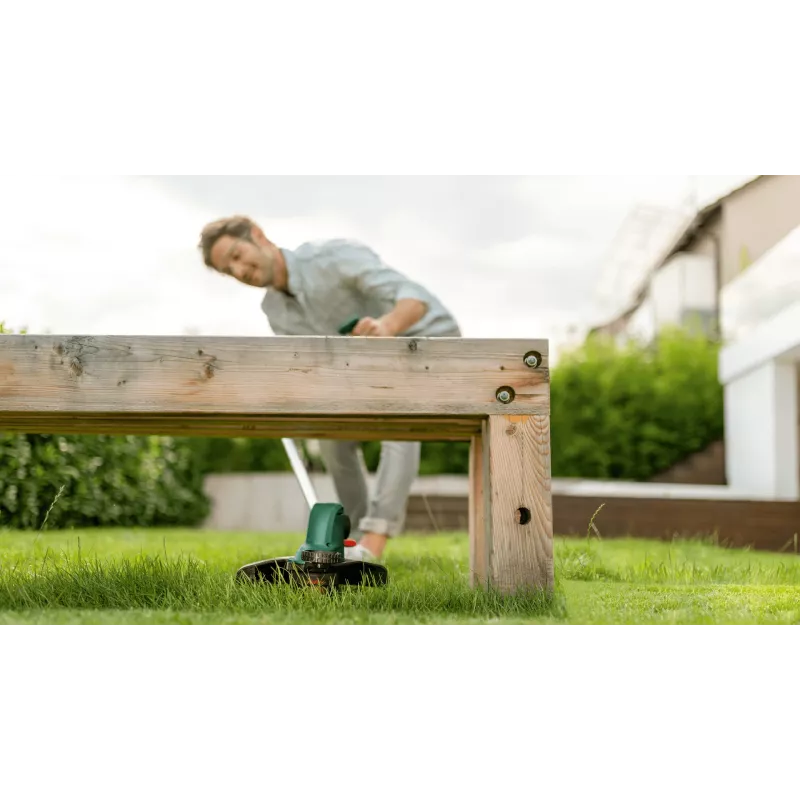Bosch UniversalGrassCut 18V-26 26 cm Akumuliatorinis Juoda, Žalia