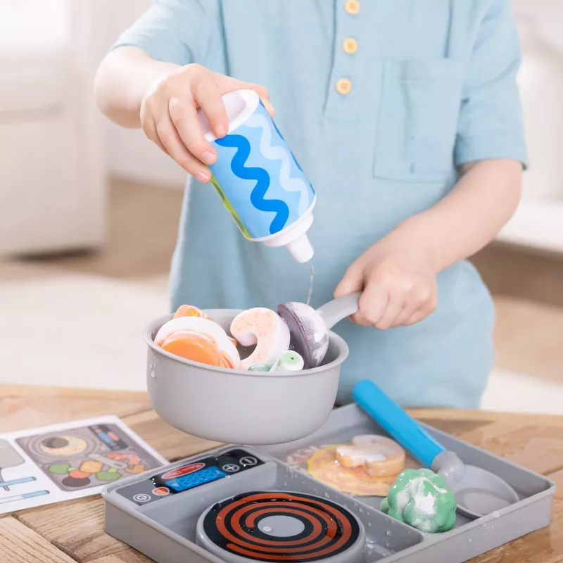 Melissa & Doug Simmer & Stir Stovetop Play Set su Water WOW! spalvą keičiančiu žaidimų maistu, ikimokyklinis žaislas nuo 3 metų