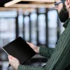 StarTech.com 4 krypčių privatumo ekranas 13 colių Surface Pro 8/9/X nešiojamajam kompiuteriui, vertikalios/gulsčios orientacijos, palaiko lietimą, +/- 30° matymo kampas, blokuoja iki 51 % mėlynos šviesos, anti-atspindžio danga