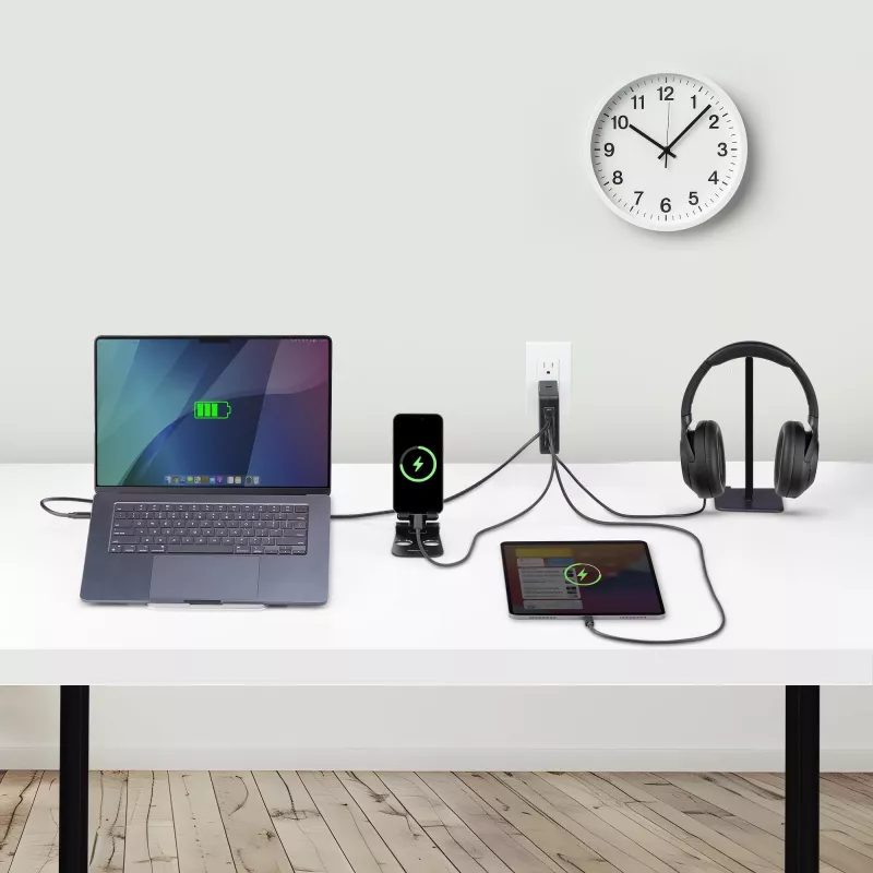 StarTech.com 140W USB-C sieninis įkroviklis, 3x USB-C/1x USB-A, PD 3.1 tarptautinis GaN maitinimo adapteris, skirtas MacBook / Dell XPS / Inspiron