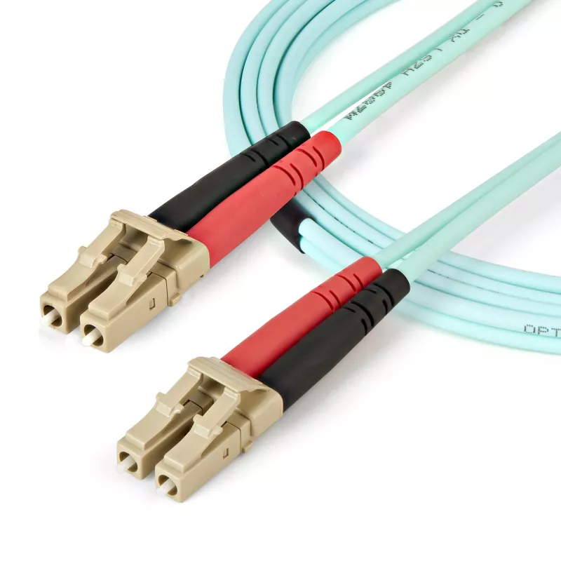 StarTech.com 2 m (6 pėd.) LC/UPC į LC/UPC OM4 daugiamodis šviesolaidinis kabelis, 50/125 µm LOMMF/VCSEL užtrauktuko pluošto, 100G, mažas įterpimo nuostolis - LSZH šviesolaidinis trumpiklis