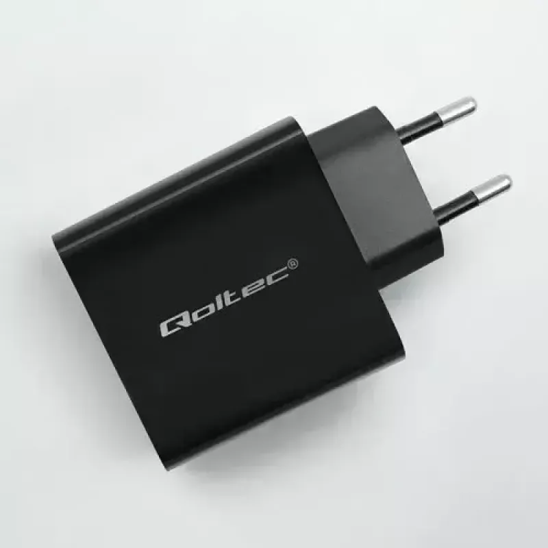 Įkroviklis Qoltec 52378 Vidinis AC Greitasis Įkrovimas 3A USB Type-C Juodas
