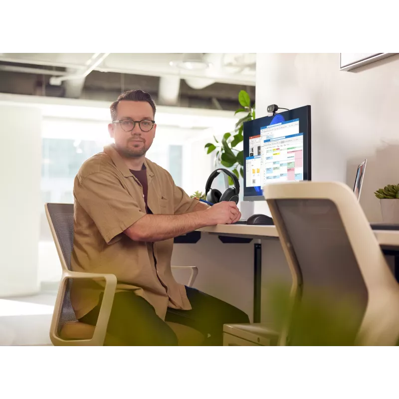 HP Poly Voyager Surround 85 UC USB-C ausinės +USB-C/A adapteris +Įkrovimo stovas