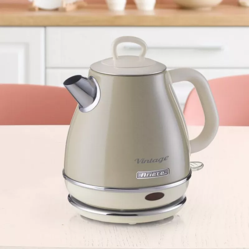 Ariete 2868 Vintage 1 L dizaino elektrinis virdulys iš nerūdijančio plieno užpilams, arbatai ir žolelių gėrimams, automatinio išsijungimo sistema, ergonomiška rankena, 1 litras, 1600 W, šviesiai smėlio spalvos