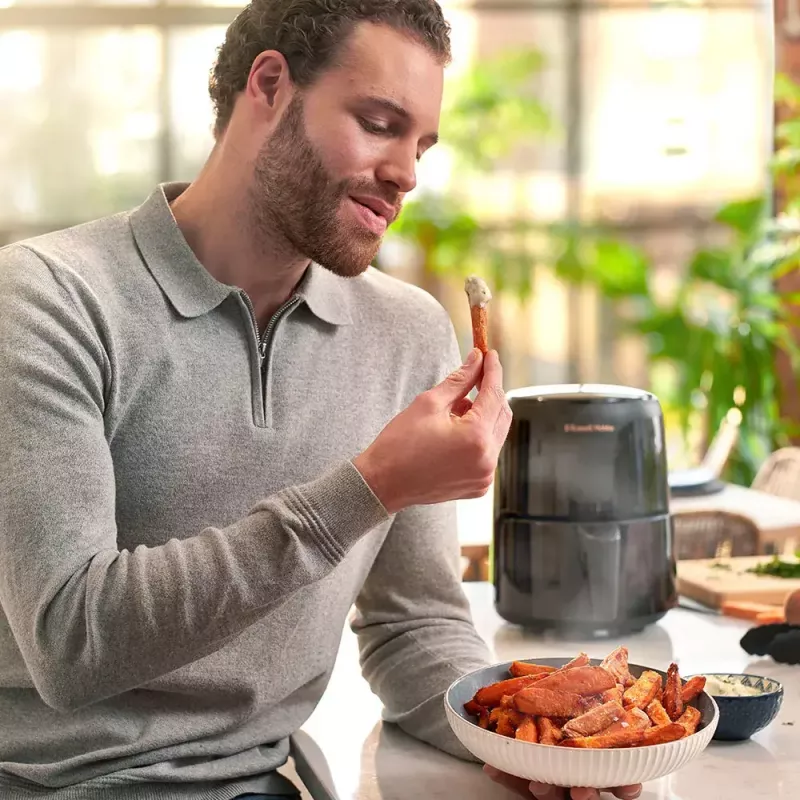 Karšto oro gruzdintuvė Russell Hobbs SatisFry Air 1,8 L 1100 W juoda