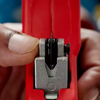 Pipecutter Knipex 90 31 03 BK tinkamas žalvariui variui plienui
