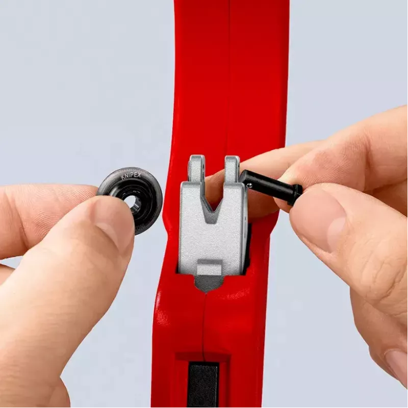 Pipecutter Knipex 90 31 03 BK tinkamas žalvariui variui plienui