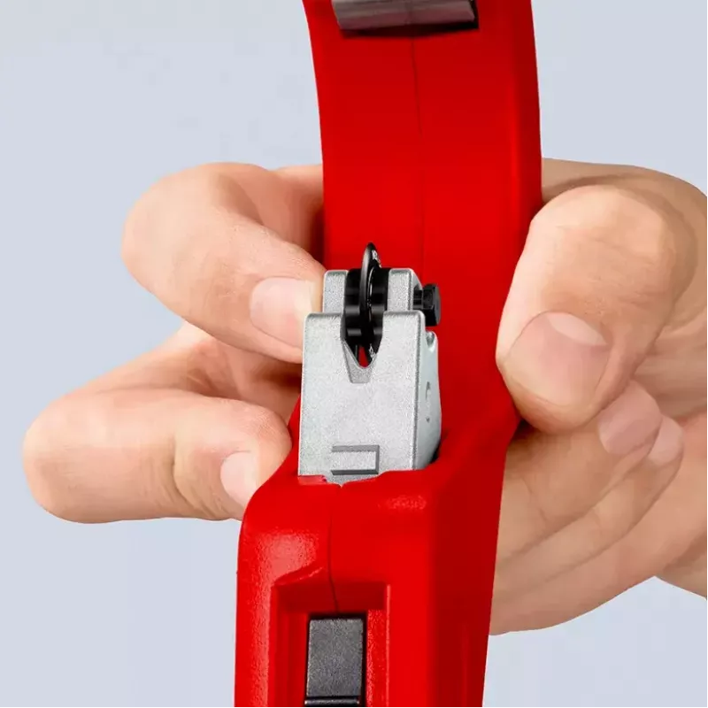 Pipecutter Knipex 90 31 03 BK tinkamas žalvariui variui plienui