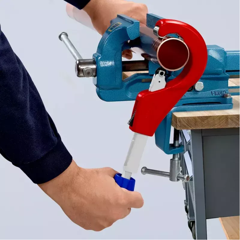 Pipecutter Knipex 90 31 03 BK tinkamas žalvariui variui plienui