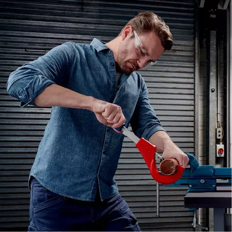 Pipecutter Knipex 90 31 03 BK tinkamas žalvariui variui plienui