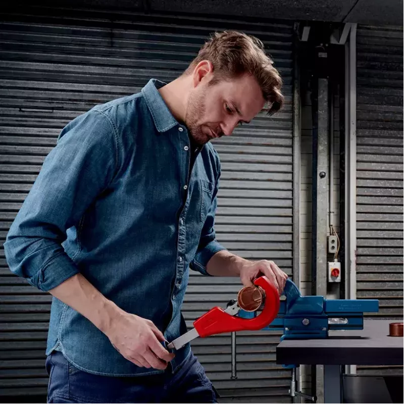 Pipecutter Knipex 90 31 03 BK tinkamas žalvariui variui plienui