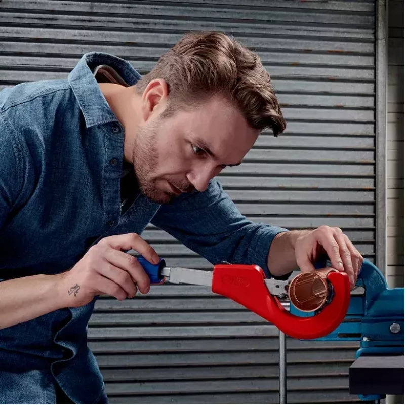 Pipecutter Knipex 90 31 03 BK tinkamas žalvariui variui plienui