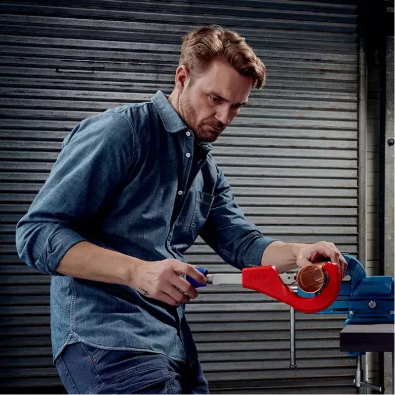 Pipecutter Knipex 90 31 03 BK tinkamas žalvariui variui plienui