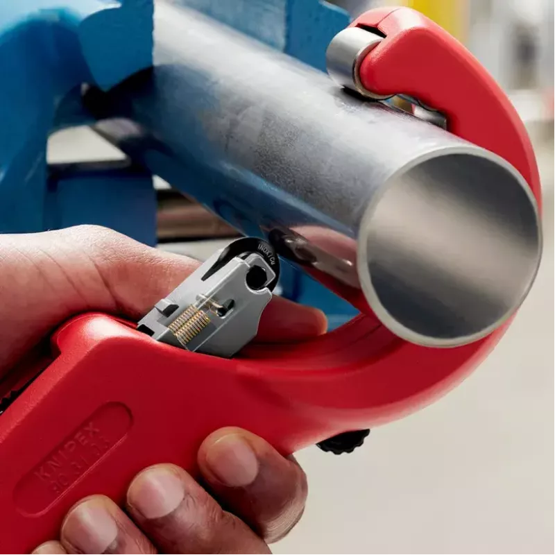Pipecutter Knipex 90 31 03 BK tinkamas žalvariui variui plienui