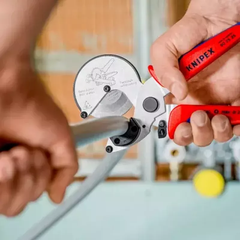 Vamzdžių žirklės Knipex 90 25 25 aliuminio juodos mėlynos raudonos 210 mm