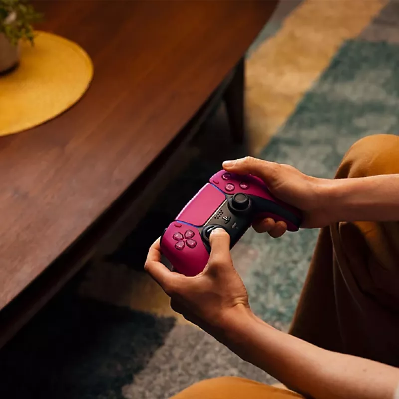 Gamepad Sony DualSense V2 — Cosmic Red, Bluetooth 5.1 & USB-C, Suderinamas su PS5, PC, Mac, iOS, Android, 1560 mAh