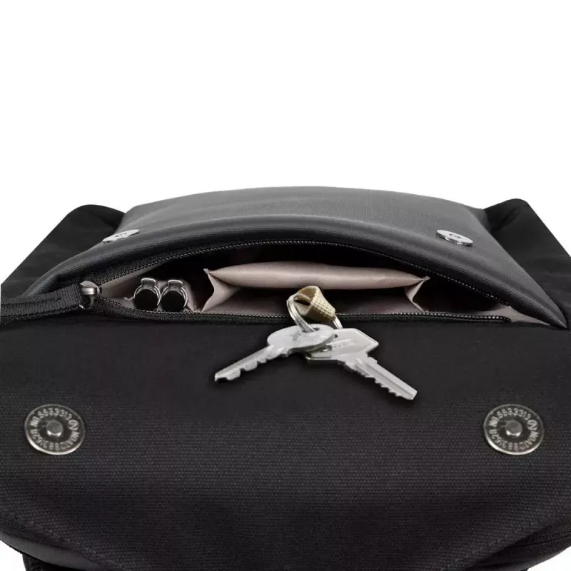 Kuprinė Rivacase 8521 33,8 cm (13,3 col.) Juoda Nešiojimo rankena Pečių diržas