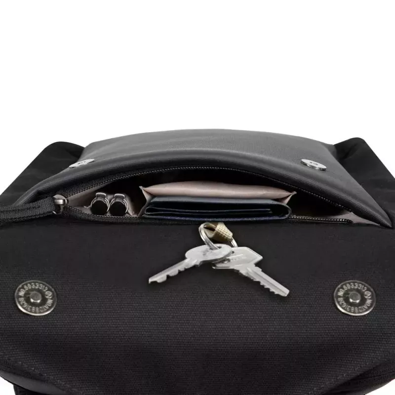 Kuprinė Rivacase 8521 33,8 cm (13,3 col.) Juoda Nešiojimo rankena Pečių diržas