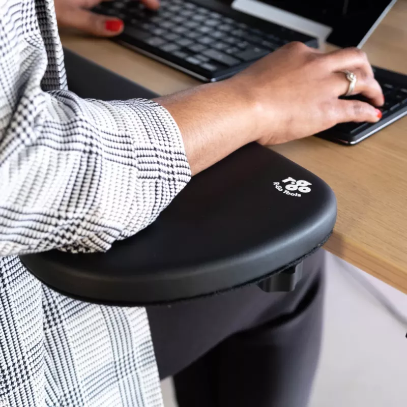 R-Go Tools porankis R-Go, ergonomiškas, simetriškas, su pilvo išpjova, minkštas putplastis, juodas