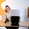 „R-Go Tools“ planšetės ir nešiojamojo kompiuterio stovas „R-Go Riser Duo“, tinkamas 10–22 colių ekranams, juodas