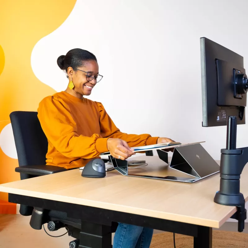 R-Go Tools dokumentų laikiklis R-Go Read2Write, tinkamas skaitymui ir rašymui, ergonomiškas, su minkštu porolono riešo atrama, matinis akrilas
