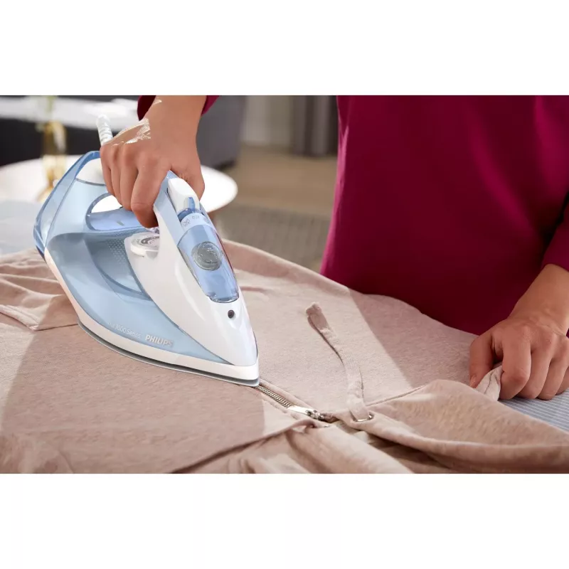 Garų lygintuvas „Philips 7000“ serija DST7011/20 — 2600 W, 0,3 l bakelis, SteamGlide Plus padas, vertikalus garinimas