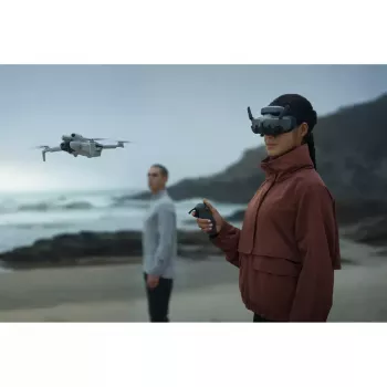 Nuotolinio valdymo pultas DJI RC Motion 3 pilkas su įmontuota 2600 mAh baterija, 10 val. veikimo trukme, suderinamas su Avata 2 / Mini 4 Pro / Air 3 / Goggles 3