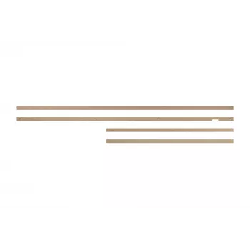 TV rėmelis Samsung VG-SCFA55TKBXC — plastikas su medžio apdaila, detalės 35,6×1241,1×17,7 mm ir 24,6×714,2×17,7 mm, svoris 430 g