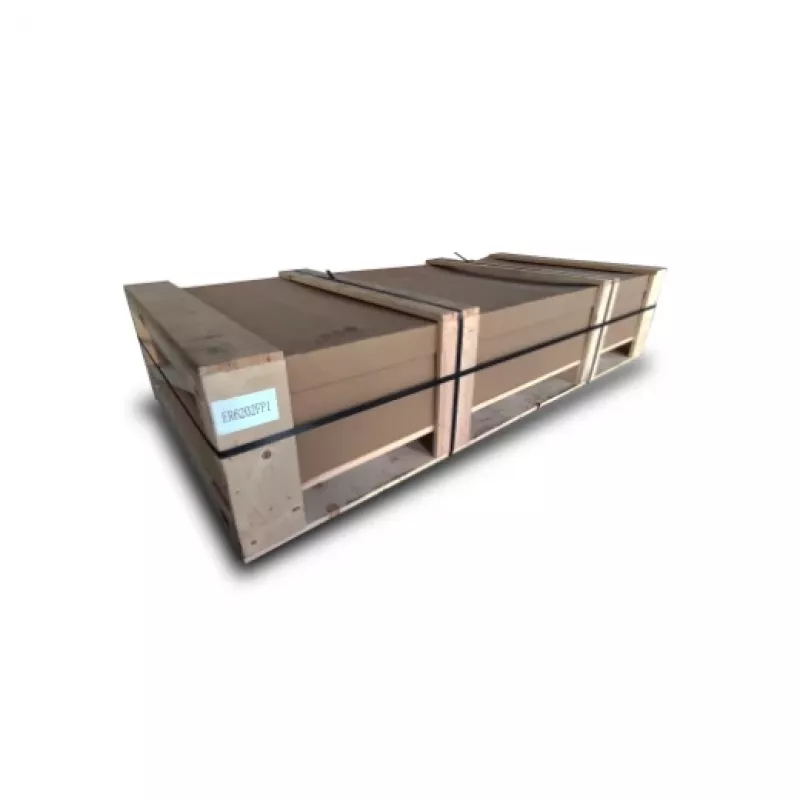 APC Easy Rack, 42U, juoda, su stogu, ratukais, kojelėmis, 4 laikikliais ir šoninėmis plokštėmis, be dugno, 1991A x 600P x 1000G mm
