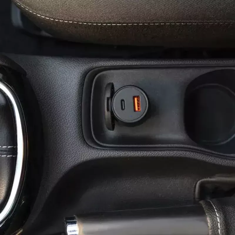 Automobilinis kroviklis 4smarts VoltRoad Ultimate nešiojamam kompiuteriui išmaniajam telefonui planšetei greitas įkrovimas